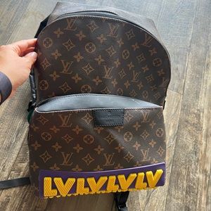 LOUIS VUITTON Discovery Backpack
Limited Edition LV Rubber monogram canvas PM